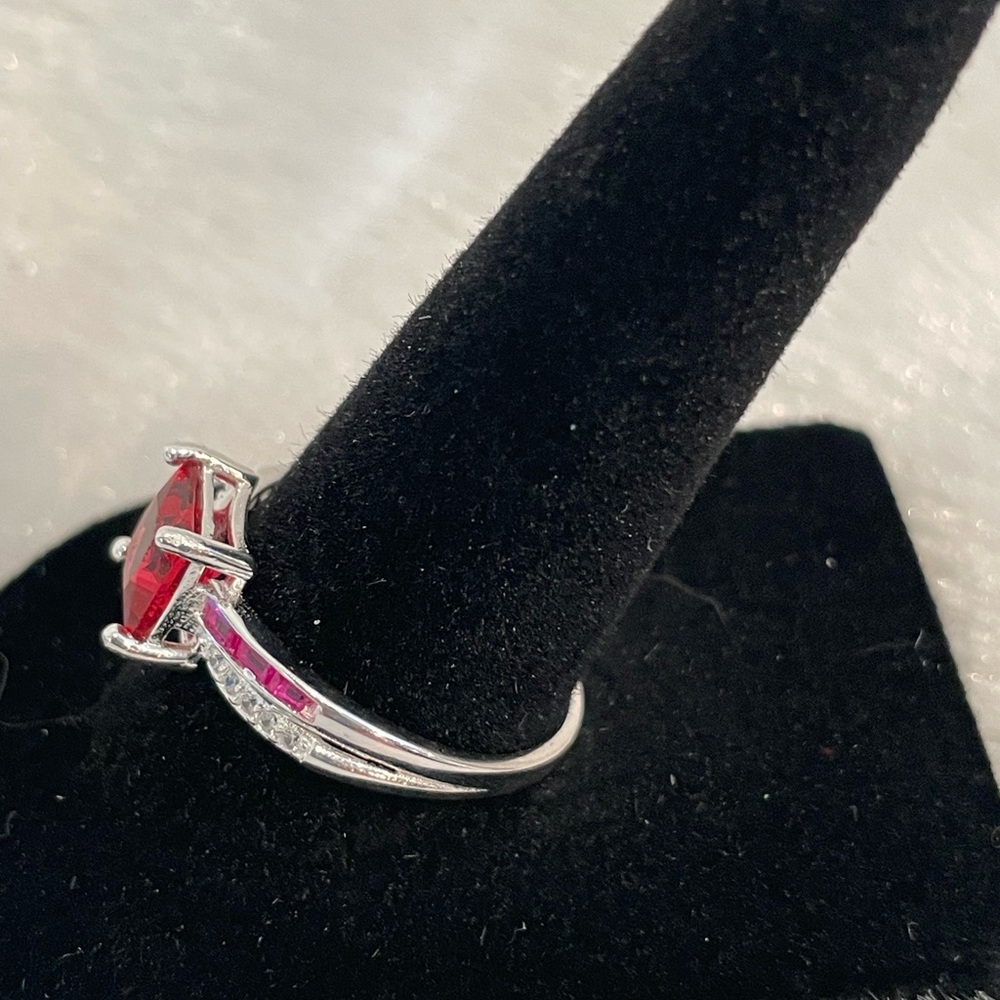 Women’s red and white Moissanite ring size 8.5 925 sterling silver pendant - Picture 4 of 7